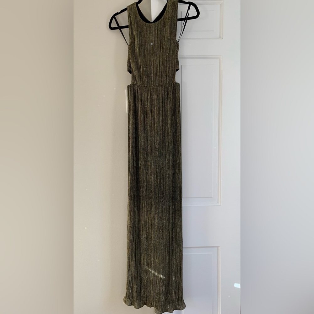 NWT BCBGMAXAZRIA PLEATED METALLIC EVENING GOWN